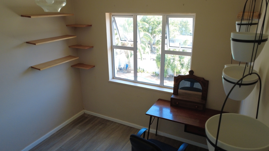 To Let 2 Bedroom Property for Rent in Zonnebloem Western Cape